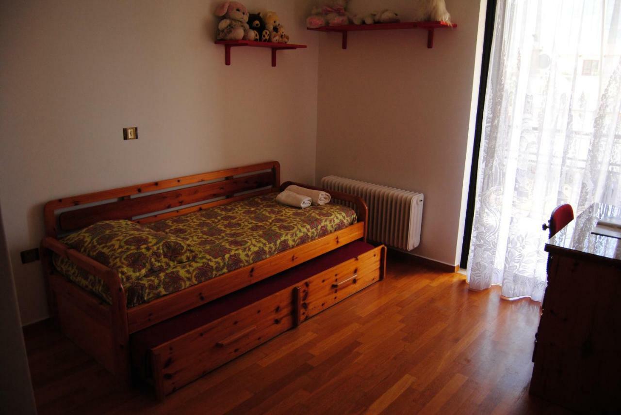 Apartment By The Beach Каламата Екстер'єр фото