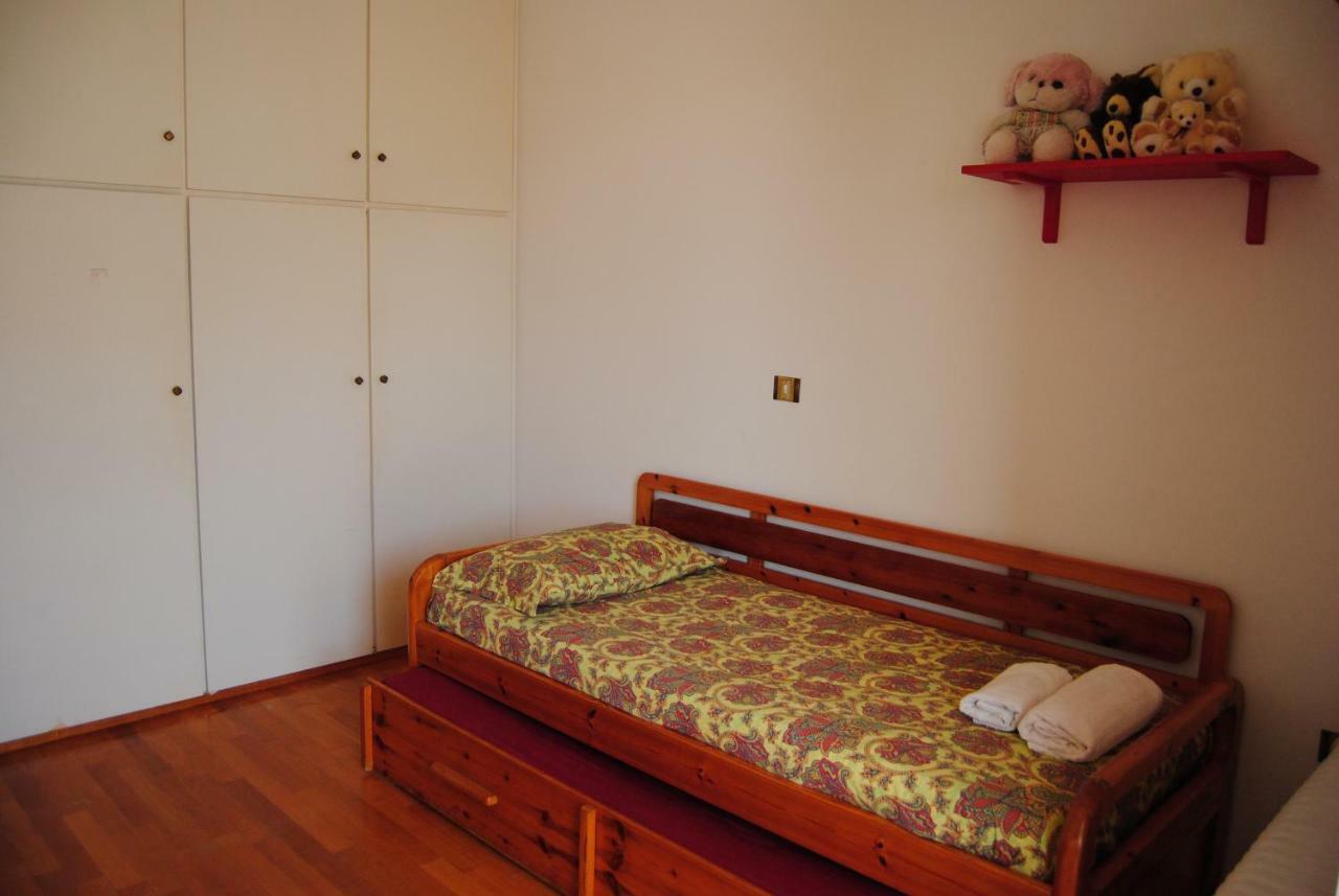 Apartment By The Beach Каламата Екстер'єр фото