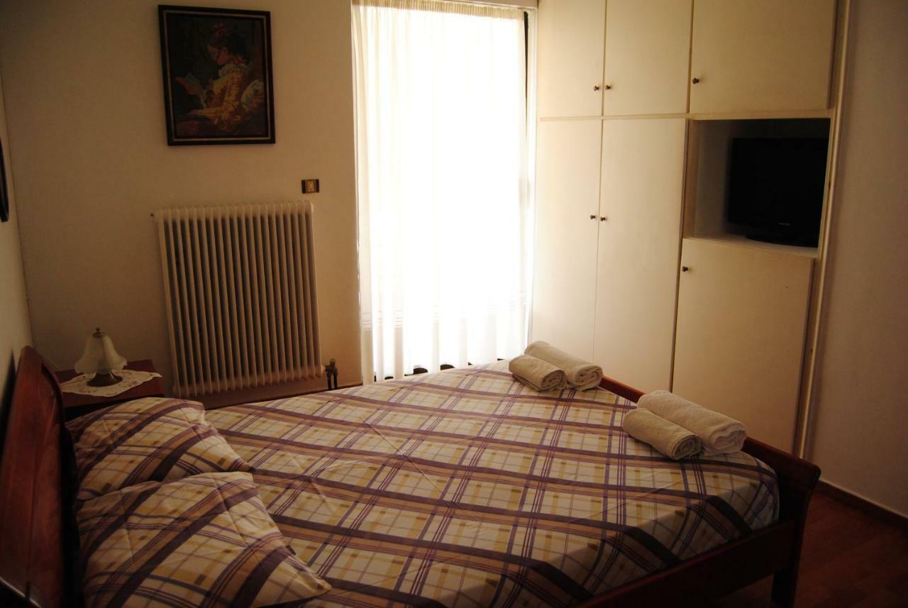 Apartment By The Beach Каламата Екстер'єр фото