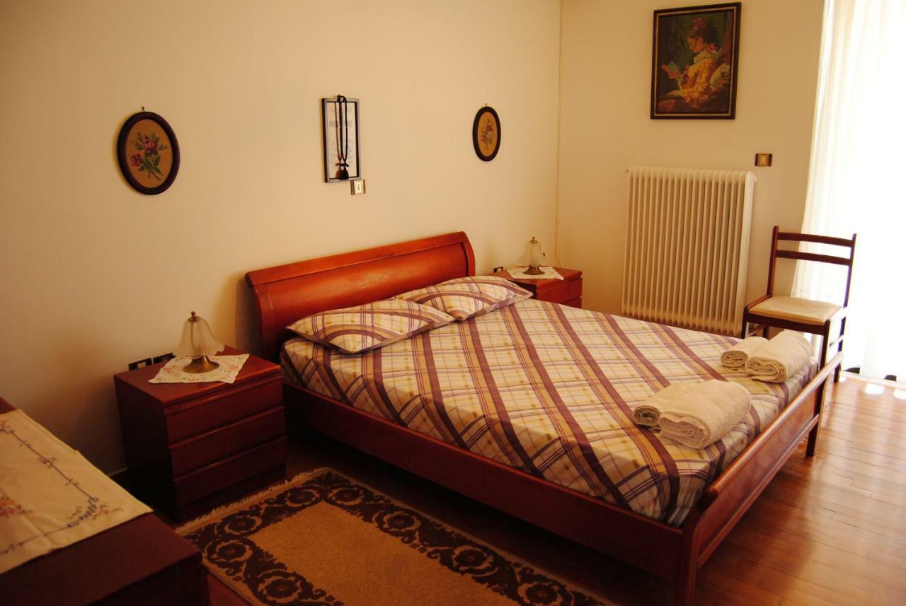 Apartment By The Beach Каламата Екстер'єр фото